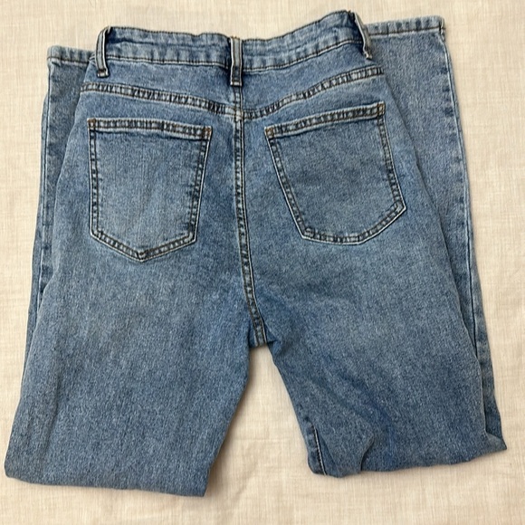 Cotton On Denim Jeans | Mom Jeans | High Rise | Straight Leg | Size 4 Womens - Picture 4 of 4